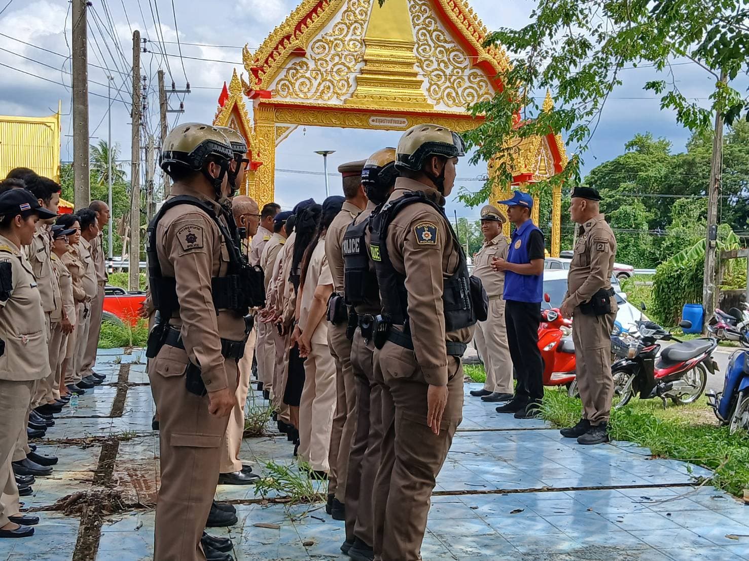 เข้มแข็ง นายอำเภอเมือง ฝ่ายปกครอง จนท.ตร.กำนัน ผู้ใหญ่บ้าน