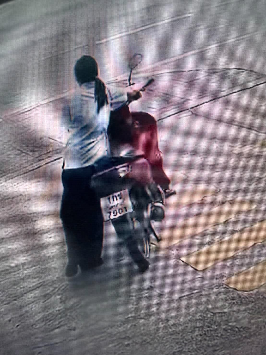 รถโดนขโมยวันที่ 16  บริเวณ 7-11 ตลาดนัดแยก รร นายร้อย จปร. 125