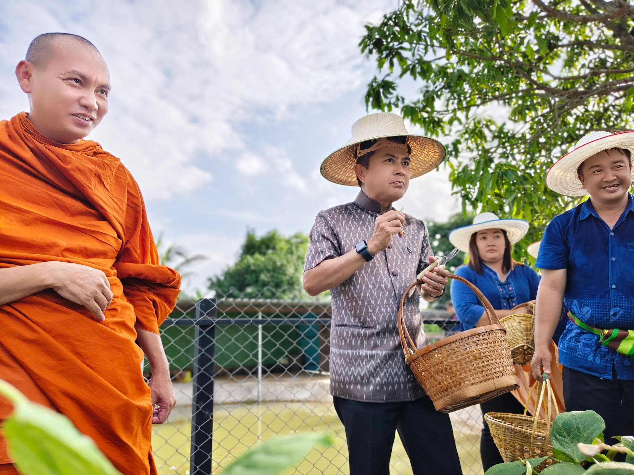 โชว์ศูนย์เรียนรู้พฤกษานาคาพืชผักสวนครัวช่วยชาวบ้าน