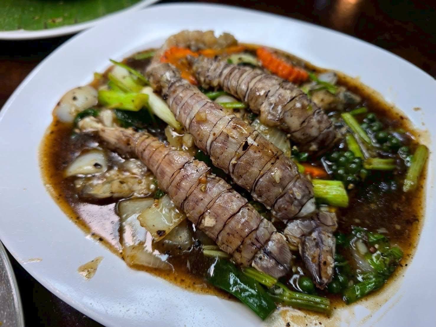 ร้าน ยกเล กะเพราปู ร้านอาหารเจ้าอร่อย ใกล้เคียงโรงเรียนเตรียมทหาร