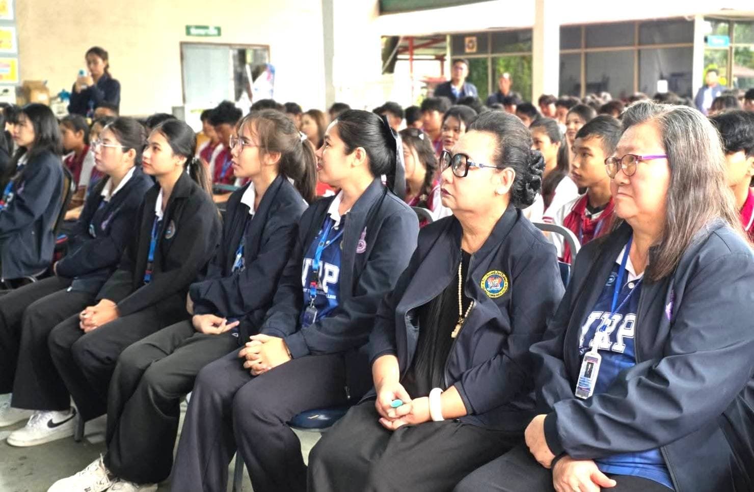 รองผู้ว่าฯพบนักเรียนวีรพัฒน์นครนายกตามโครงการแนะแนวอาชีวะยุคใหม่