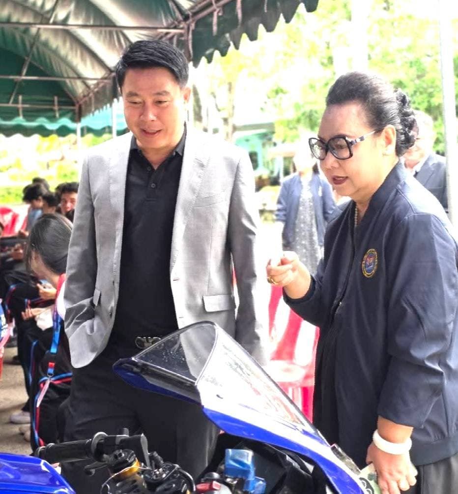 รองผู้ว่าฯพบนักเรียนวีรพัฒน์นครนายกตามโครงการแนะแนวอาชีวะยุคใหม่
