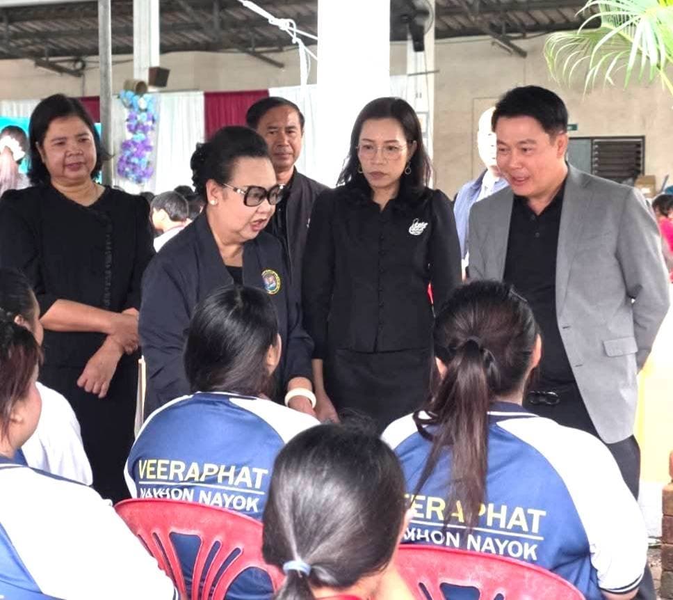 รองผู้ว่าฯพบนักเรียนวีรพัฒน์นครนายกตามโครงการแนะแนวอาชีวะยุคใหม่