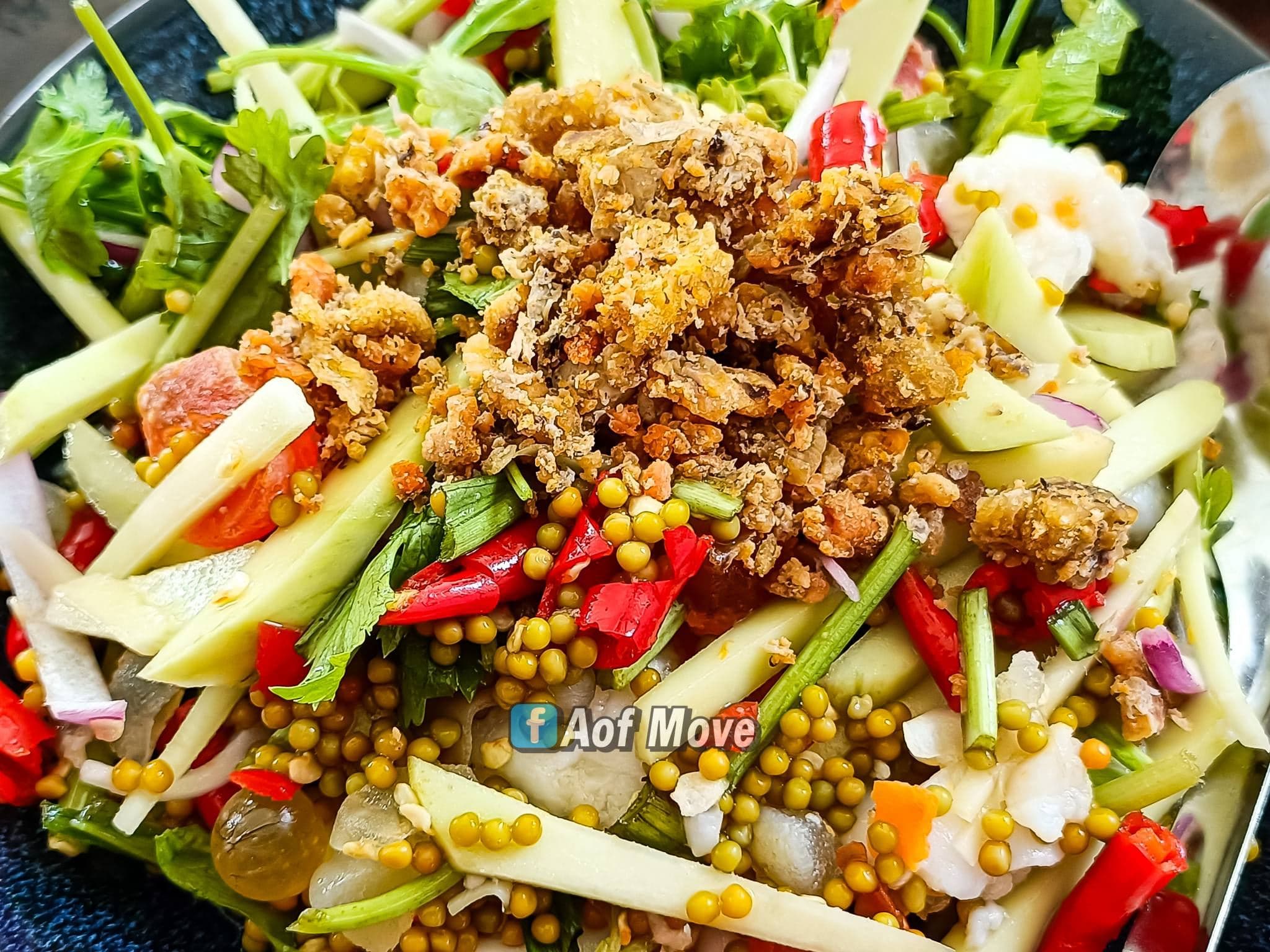 ร้านปิดสี่ทุ่ม 😋 ไปนั่งทานอาหารอร่อยๆที่ร้าน ยกเล กะเพราปู กันครับ