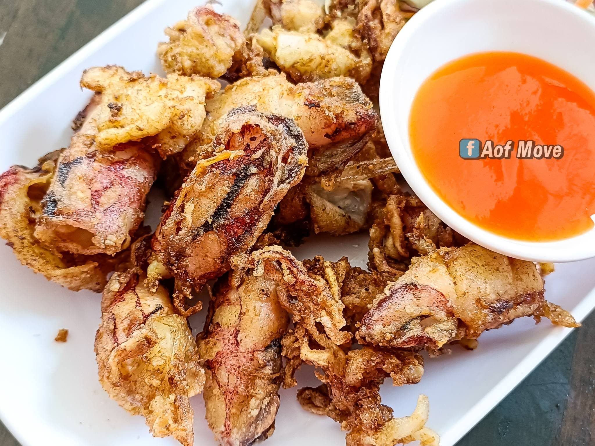 มื้อเที่ยงที่ร้าน ยกเล กะเพราปู วัตถุดิบสด อาหารอร่อย