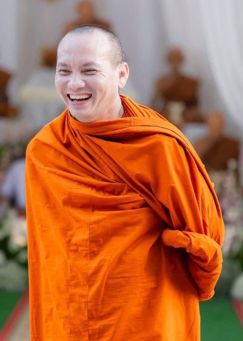 หลวงพี่ต่อเจ้าอาวาสวัดมณีวงศ์เชิญร่วมเป็นเจ้าภาพเททองหล่อพระปางไสยาสน์