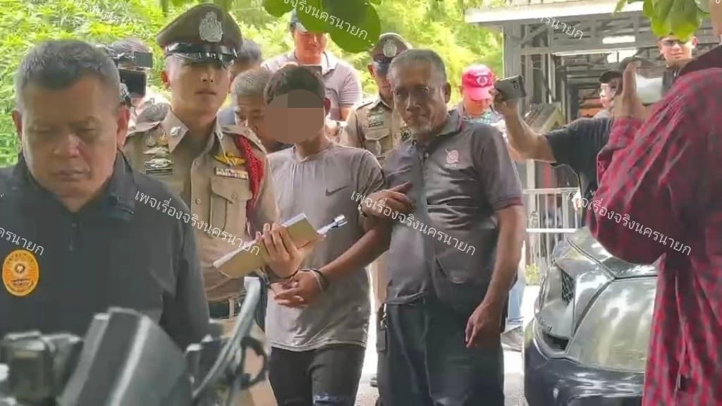 นครนายก — น้ำตาซึมรับวันแม่!