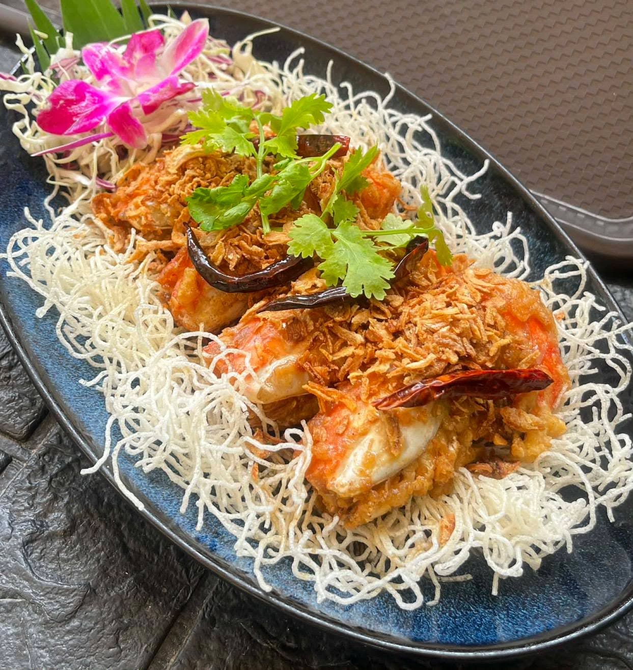 มื้อเที่ยงที่ร้าน ยกเล กะเพราปู อาหารอร่อย วัตถุดิบสด มีห้องแอร์ 😋