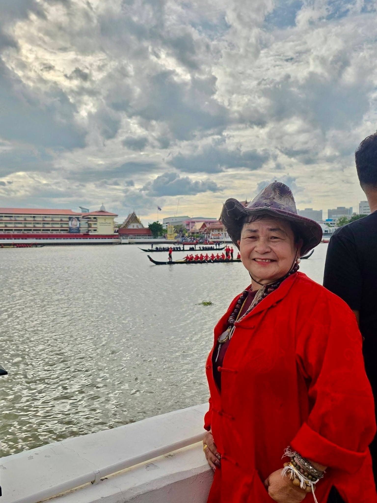 วันนี้วันสารทจีน 🏮✨ได้ตั้งโต๊ะไหว้หน้าเทพมงคลเฮ้าส์